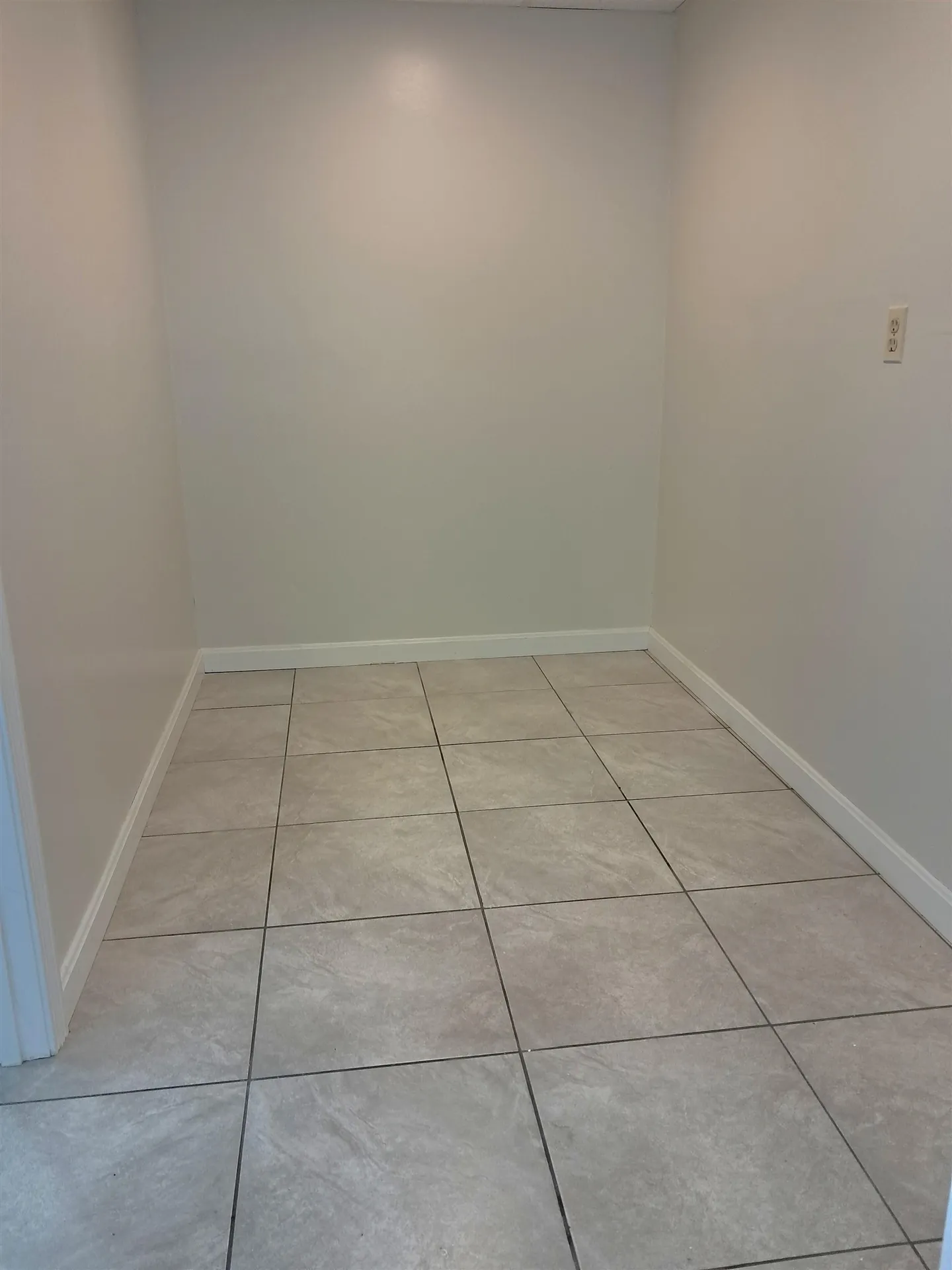 4 Esquire Circle Nashua NH 03062