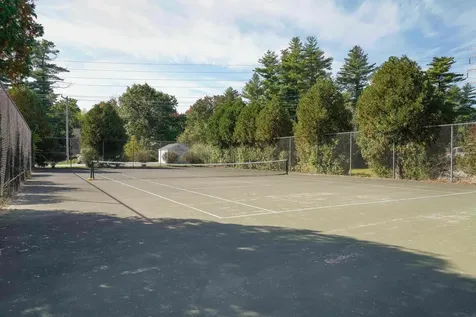 4 Esquire Circle Nashua NH 03062