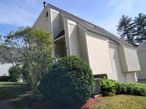 4 Esquire Circle Nashua NH 03062