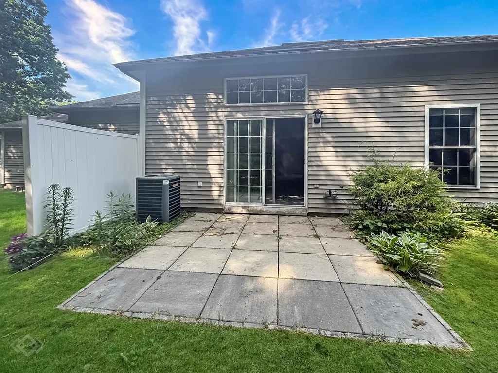 25 Lantern Lane Kingston NH 03848