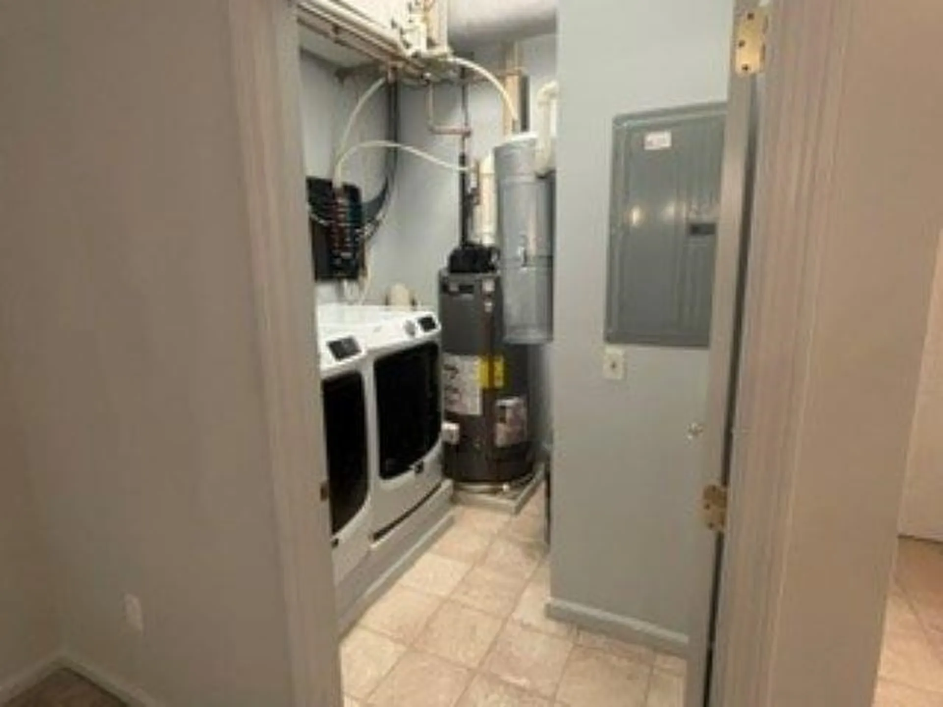 25 Lantern Lane Kingston NH 03848