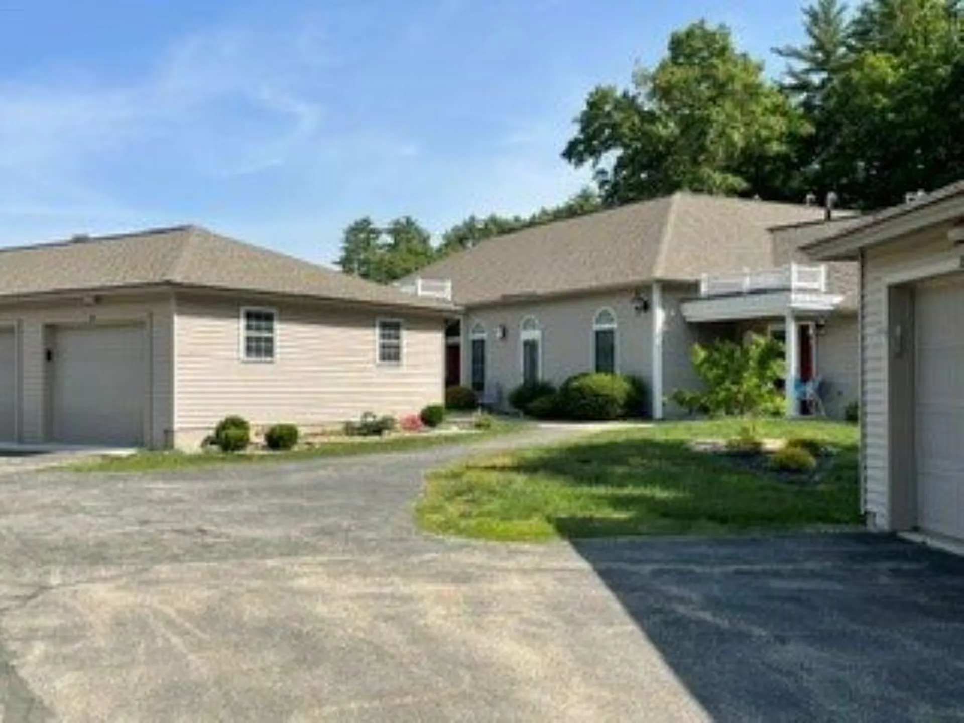 25 Lantern Lane Kingston NH 03848