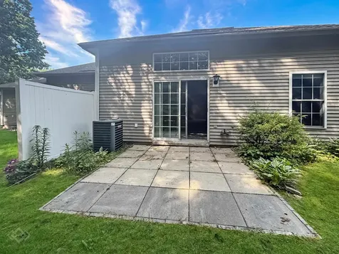 25 Lantern Lane Kingston NH 03848
