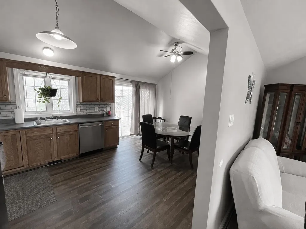 223 S Main Street Seabrook NH 03874
