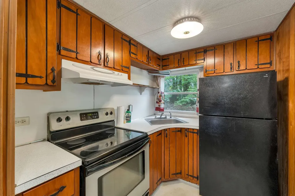 1088 Ten Rod Road Farmington NH 03835