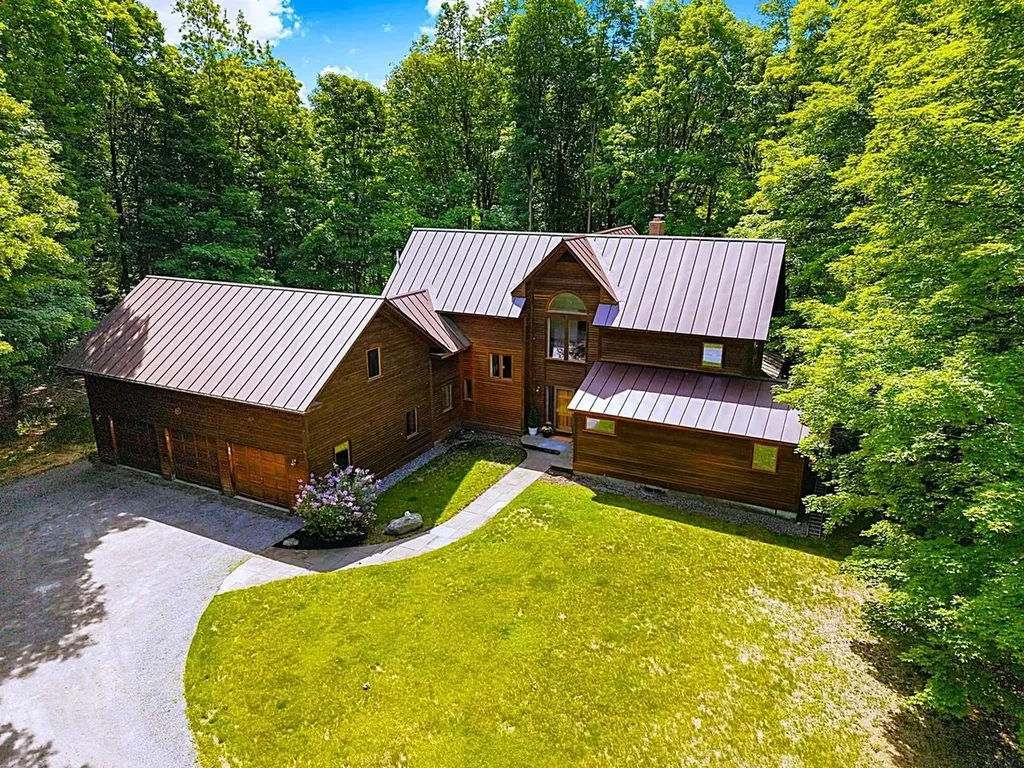 190 Red Tail Lane Charlotte VT 05445