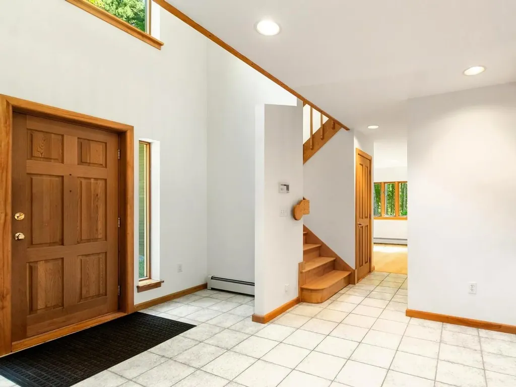 190 Red Tail Lane Charlotte VT 05445