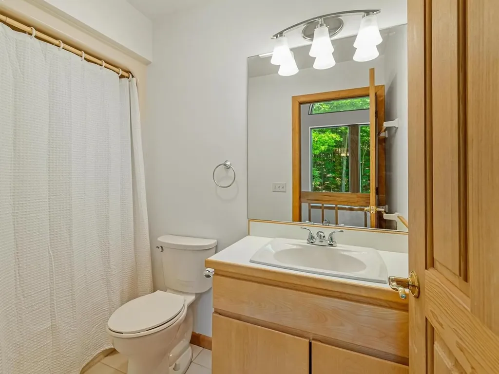 190 Red Tail Lane Charlotte VT 05445