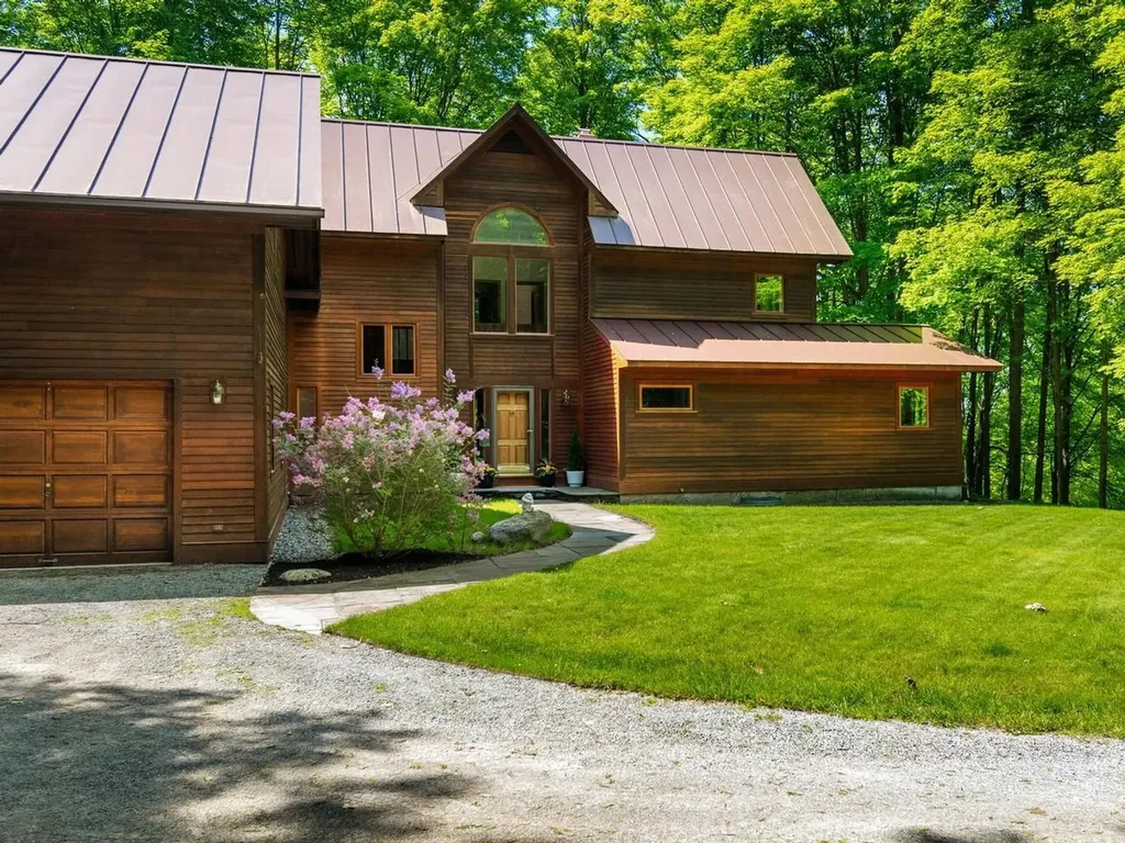 190 Red Tail Lane Charlotte VT 05445