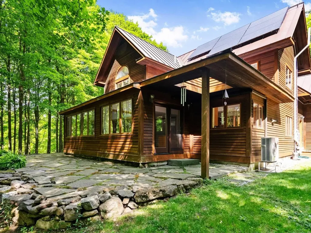 190 Red Tail Lane Charlotte VT 05445