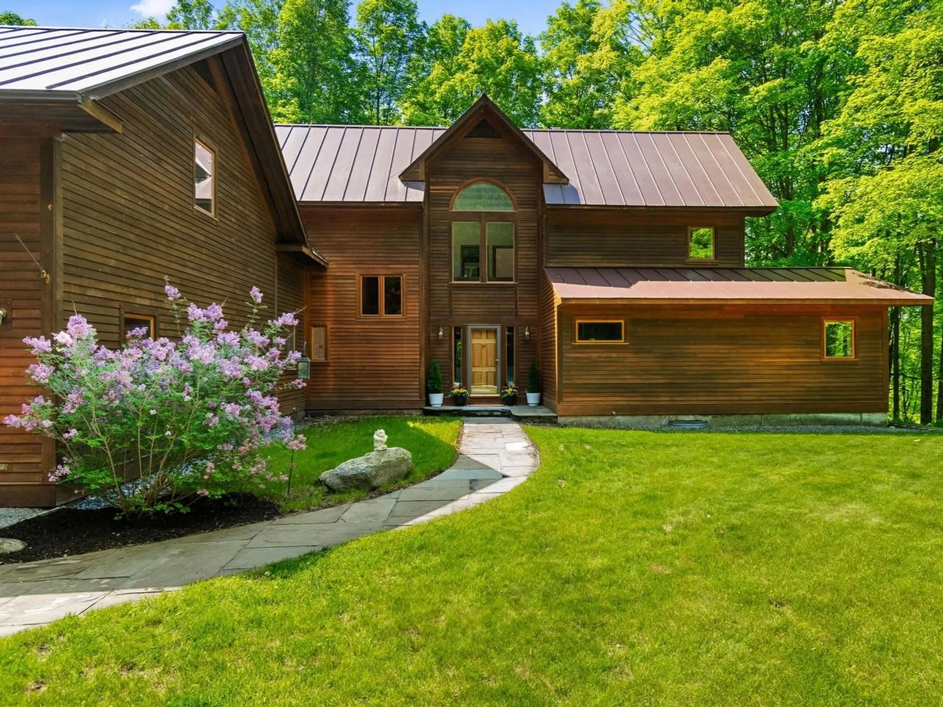 Charlotte VT, 190 Red Tail Lane