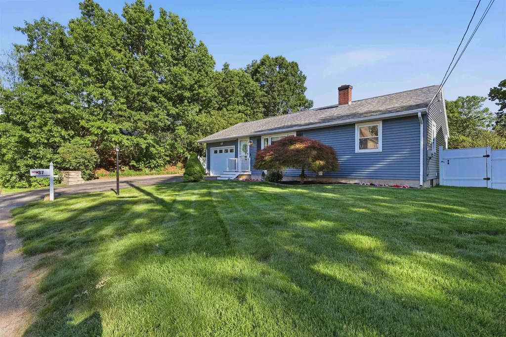 37 W Glenwood Street Nashua NH 03060