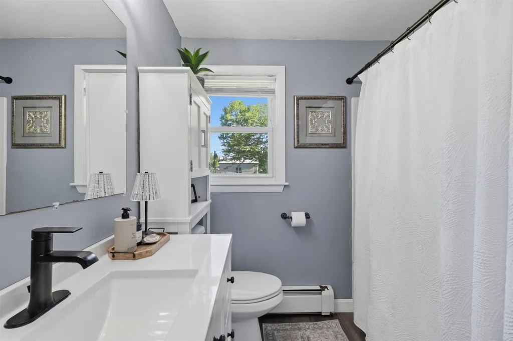 37 W Glenwood Street Nashua NH 03060