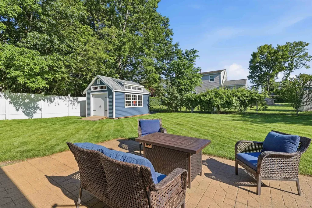 37 W Glenwood Street Nashua NH 03060