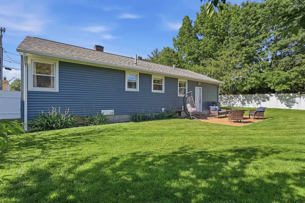 37 W Glenwood Street Nashua NH 03060