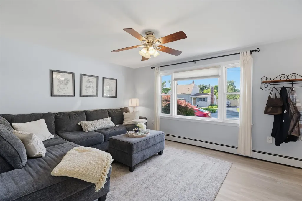 37 W Glenwood Street Nashua NH 03060