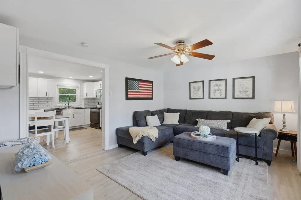 37 W Glenwood Street Nashua NH 03060