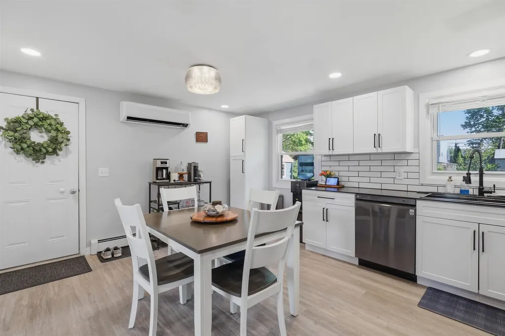 37 W Glenwood Street Nashua NH 03060