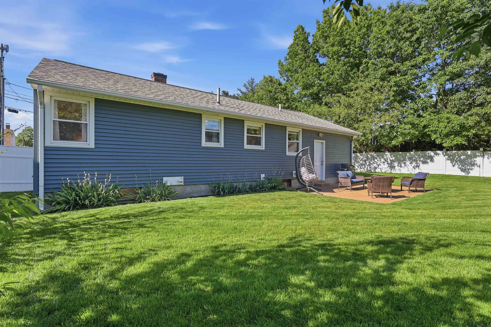 37 W Glenwood Street Nashua NH 03060