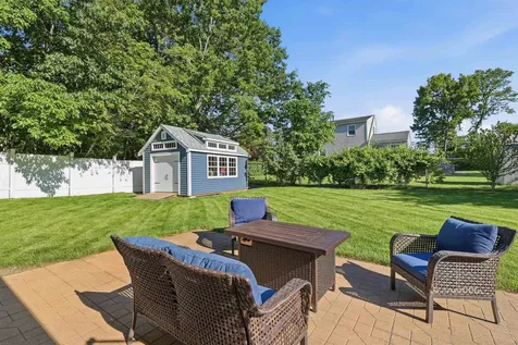 37 W Glenwood Street Nashua NH 03060