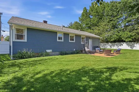 37 W Glenwood Street Nashua NH 03060