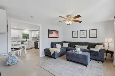 37 W Glenwood Street Nashua NH 03060