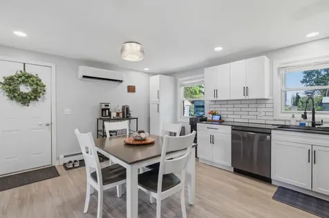 37 W Glenwood Street Nashua NH 03060