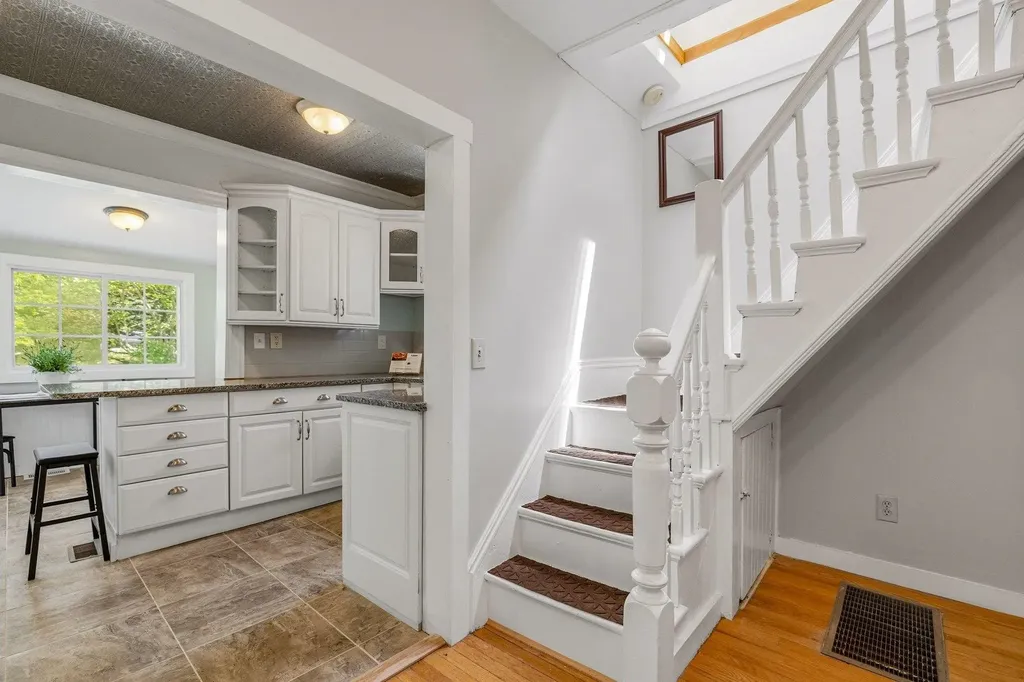 25 Mill Street Epping NH 03042