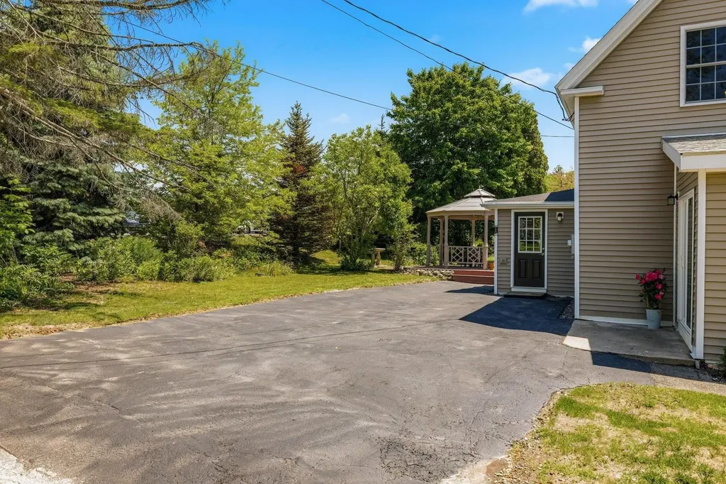 25 Mill Street Epping NH 03042