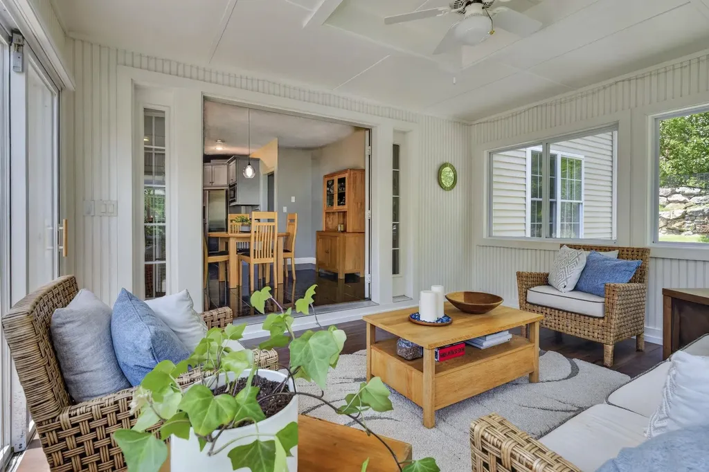 12 Rachel Way Bedford NH 03110