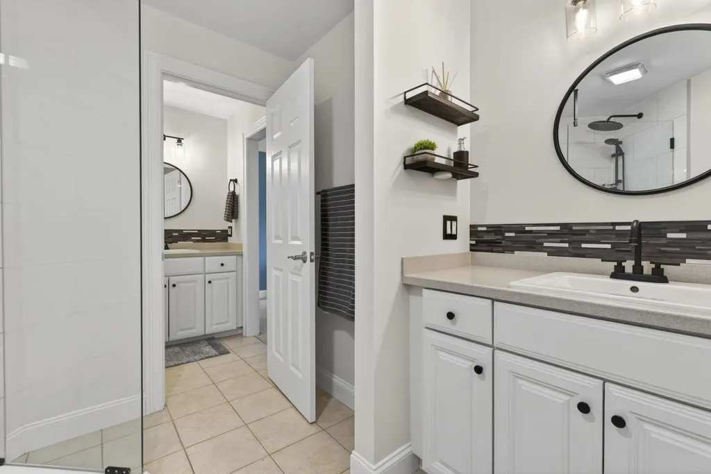 12 Rachel Way Bedford NH 03110