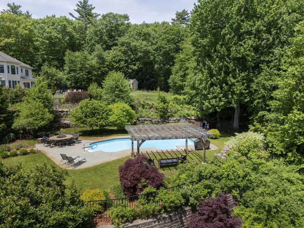 12 Rachel Way Bedford NH 03110