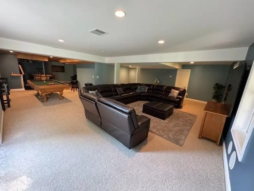 12 Rachel Way Bedford NH 03110