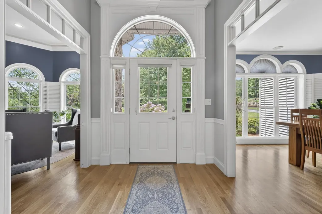 12 Rachel Way Bedford NH 03110