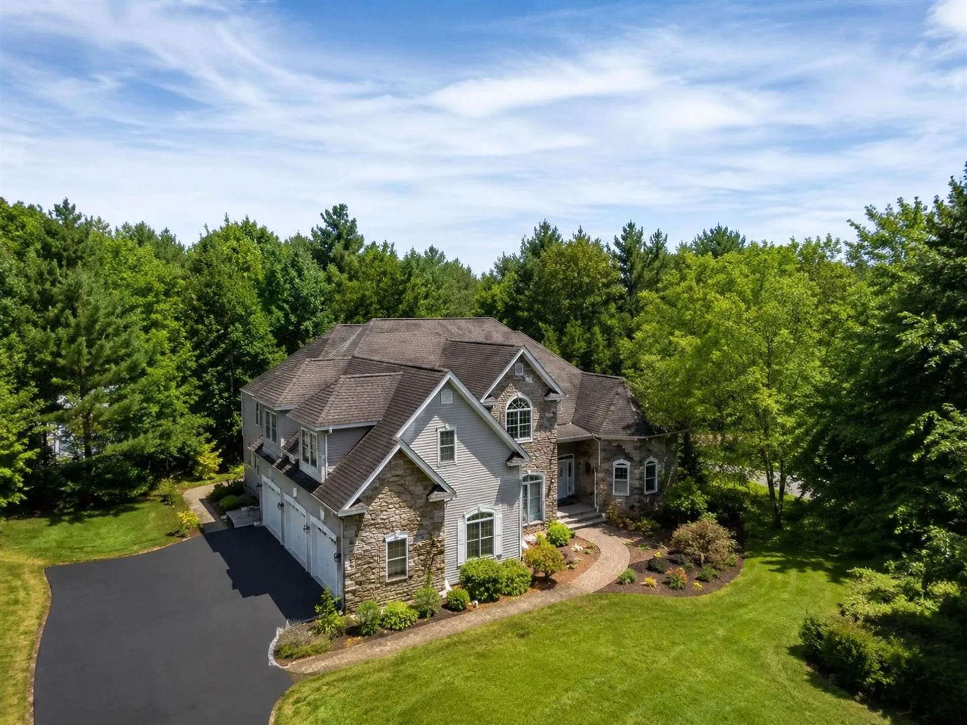 12 Rachel Way Bedford NH 03110