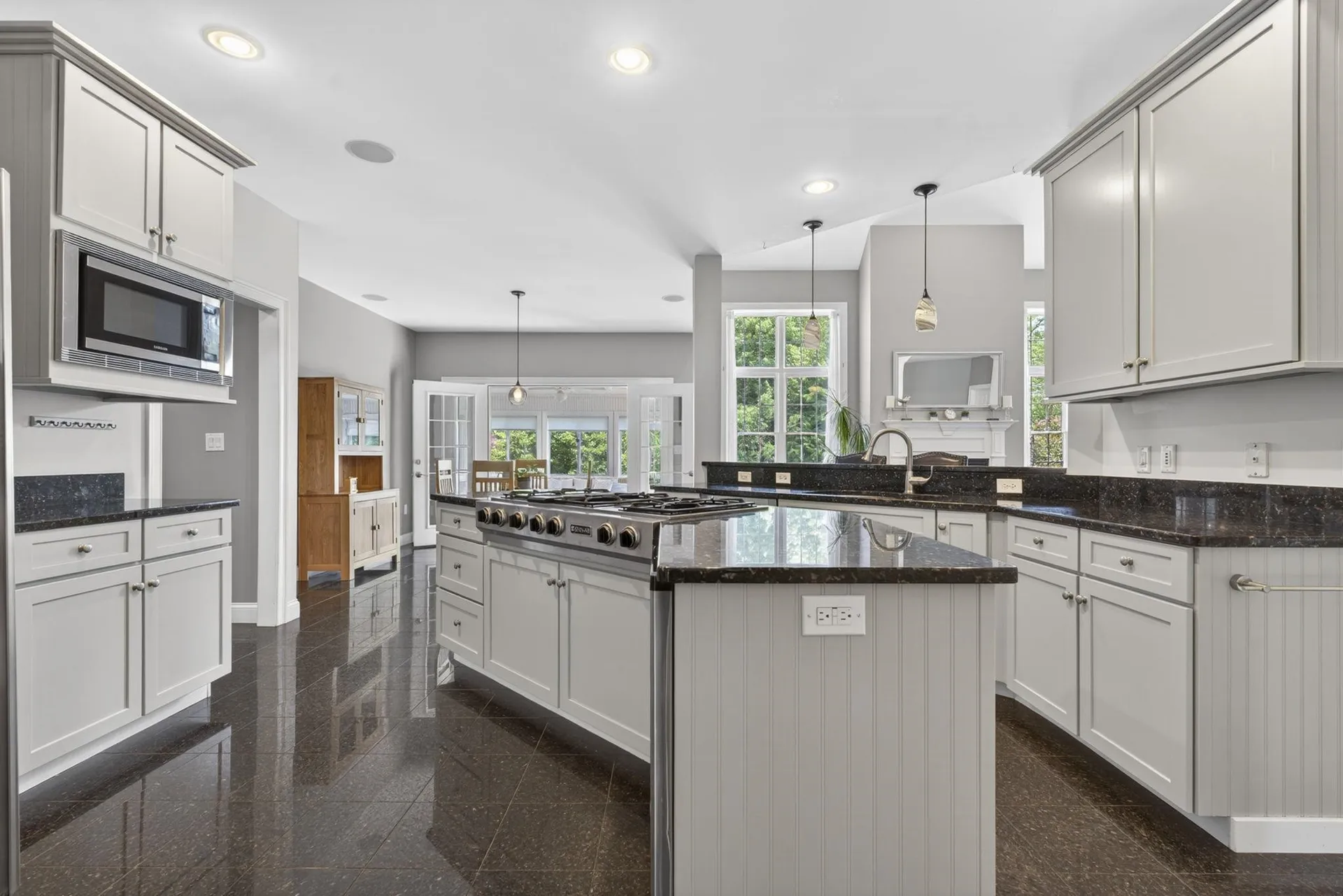 12 Rachel Way Bedford NH 03110