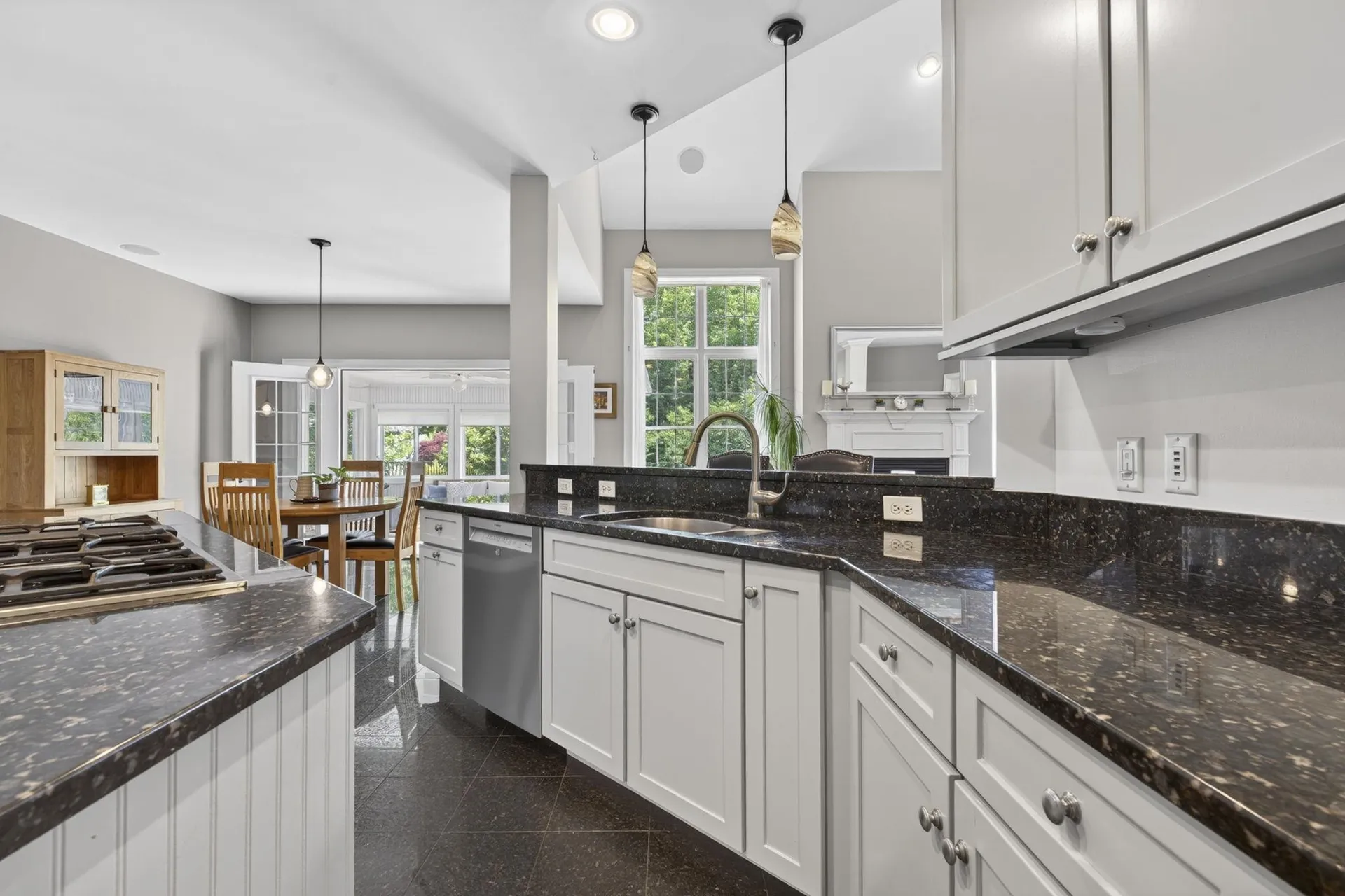 12 Rachel Way Bedford NH 03110