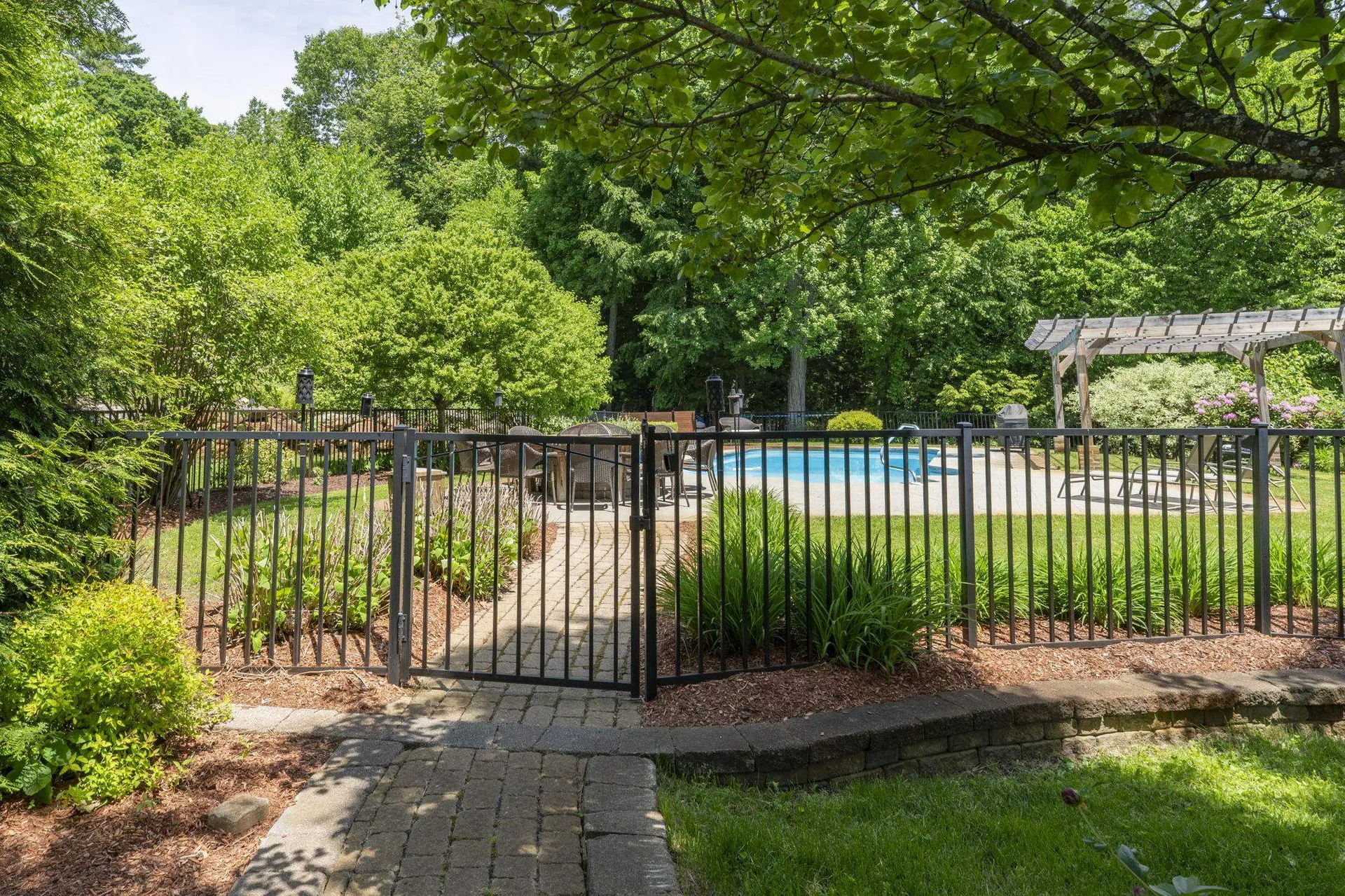 12 Rachel Way Bedford NH 03110