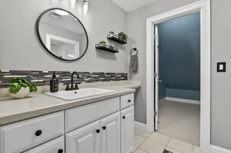 12 Rachel Way Bedford NH 03110