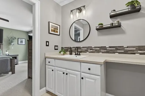 12 Rachel Way Bedford NH 03110