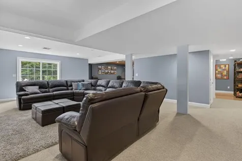 12 Rachel Way Bedford NH 03110