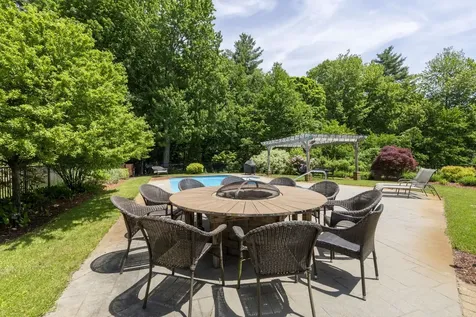 12 Rachel Way Bedford NH 03110
