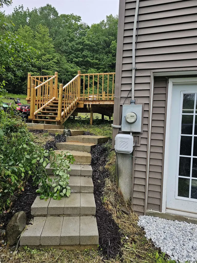 2817 Huntington Road Richmond VT 05477-9757