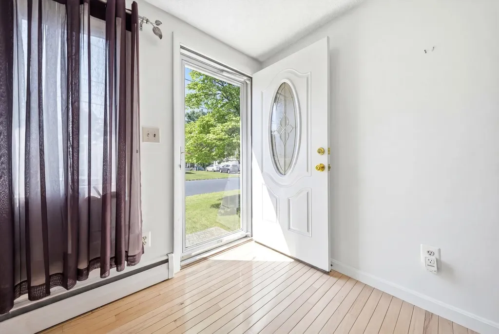 33 Ross Street Nashua NH 03060