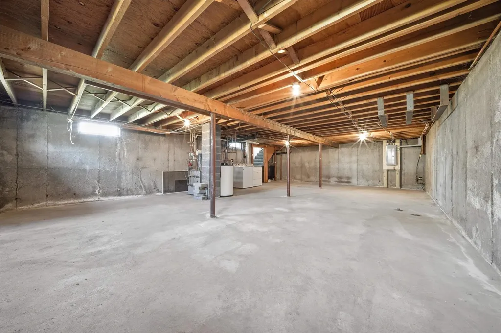 33 Ross Street Nashua NH 03060