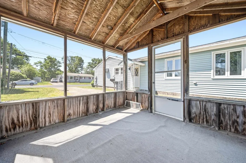 33 Ross Street Nashua NH 03060