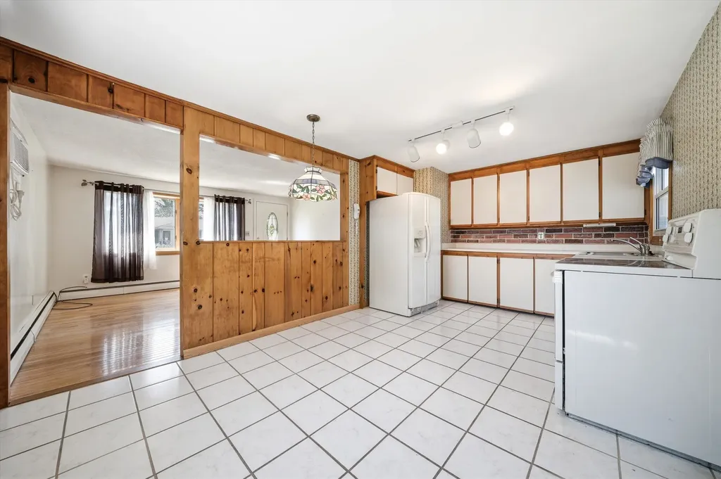 33 Ross Street Nashua NH 03060