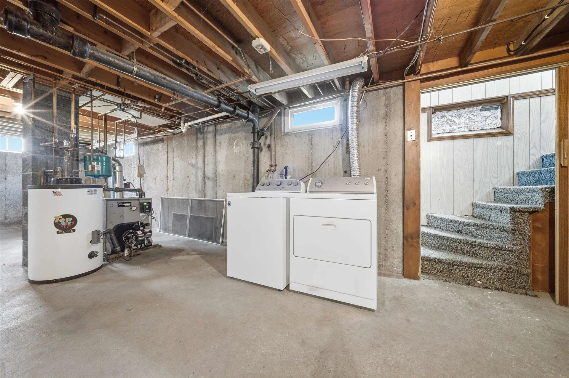 33 Ross Street Nashua NH 03060