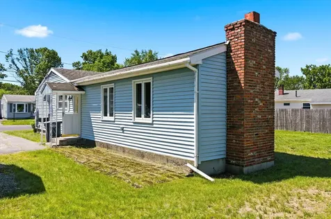 33 Ross Street Nashua NH 03060