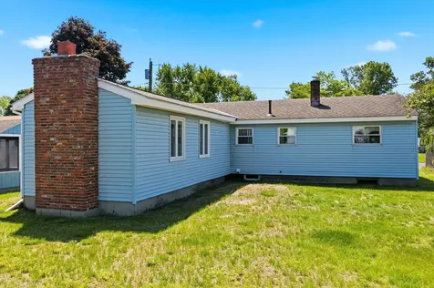 33 Ross Street Nashua NH 03060